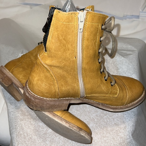 FREE PEOPLE PORTLAND LACE UP BOOTIES (39) - Picture 6 of 13